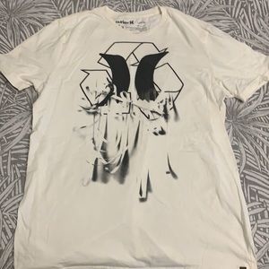 Hurley large T-shirt cream snd black 💯 % certified organic cotton